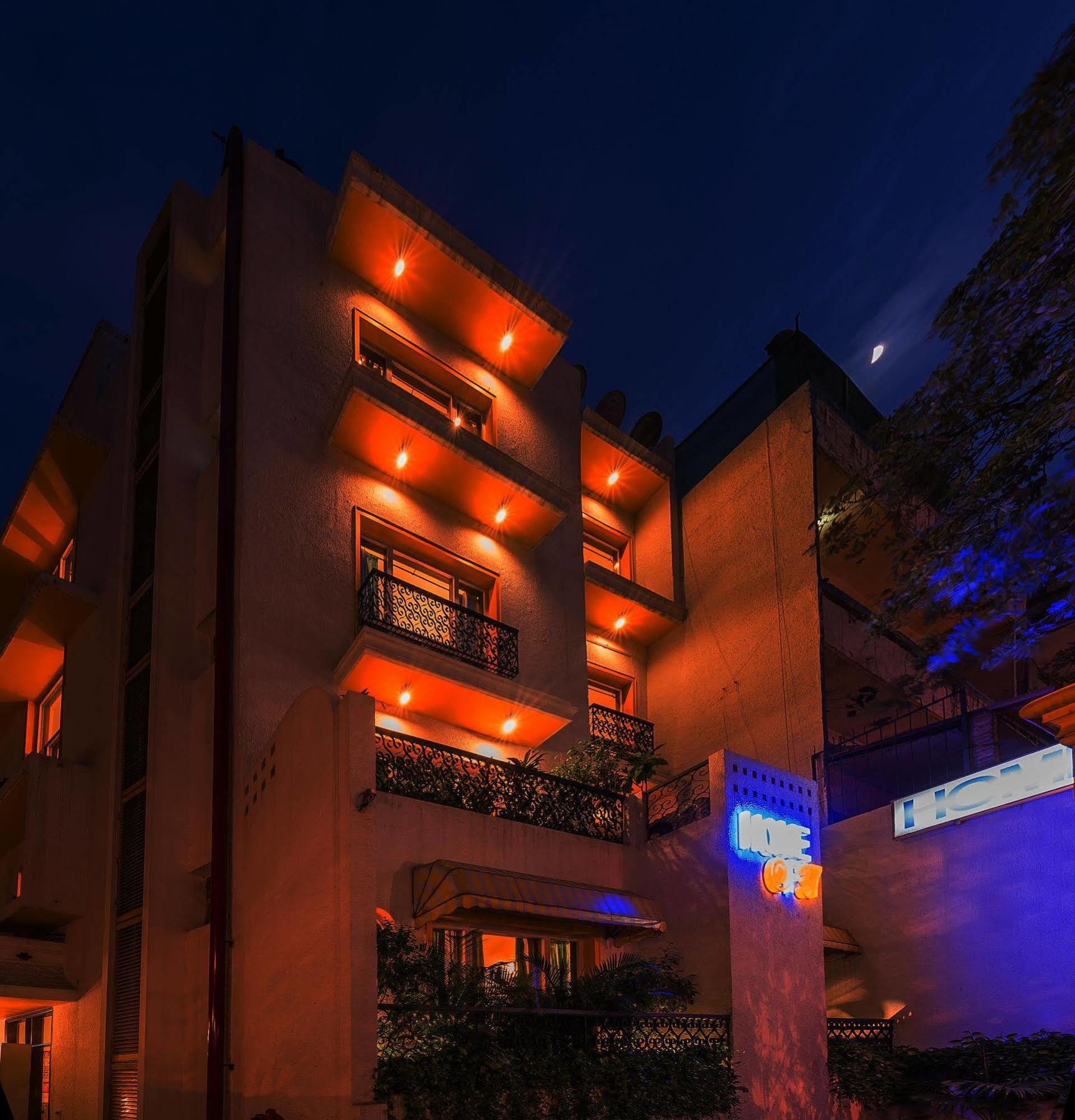 Hotel Home@f37 Kailash Colony Metro New Delhi