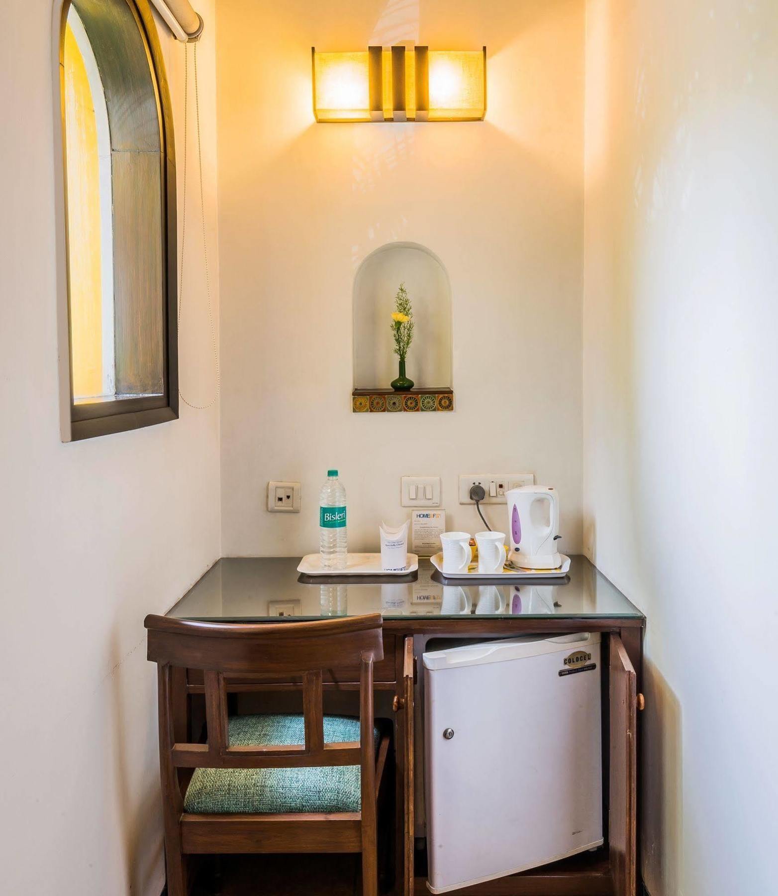 Hotel Home@f37 Kailash Colony Metro 3*