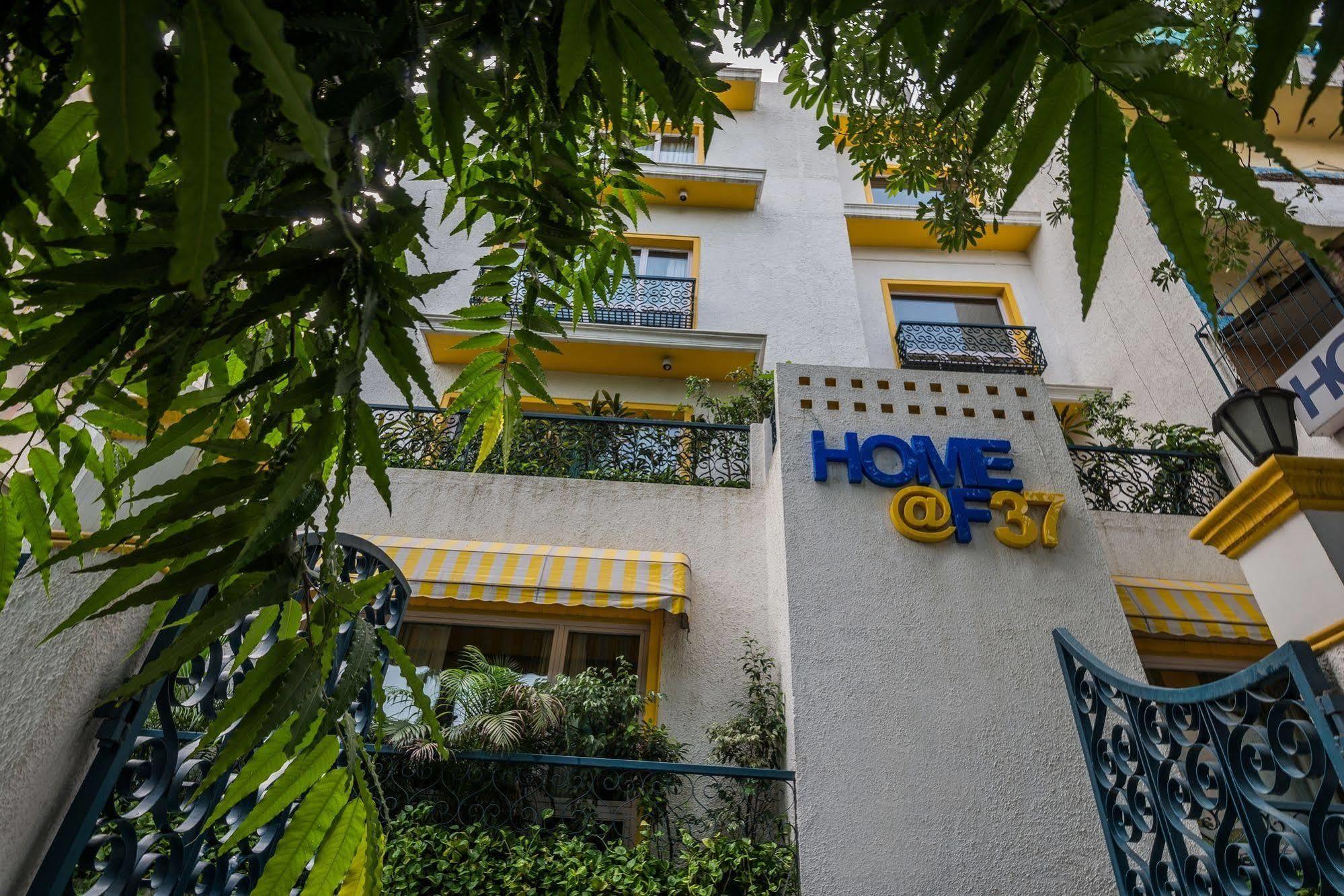 Home@f37 Kailash Colony Metro 3* New Delhi