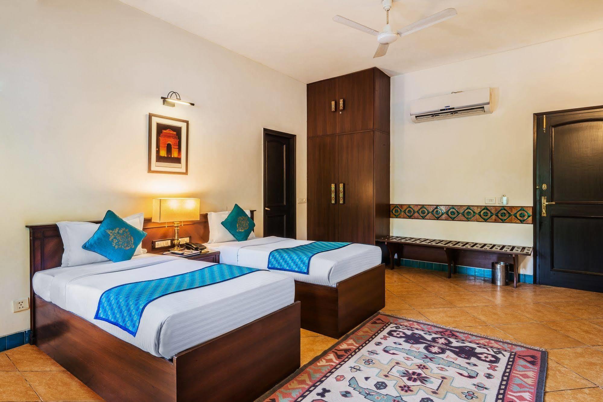 Home@f37 Kailash Colony Metro Hotel New Delhi