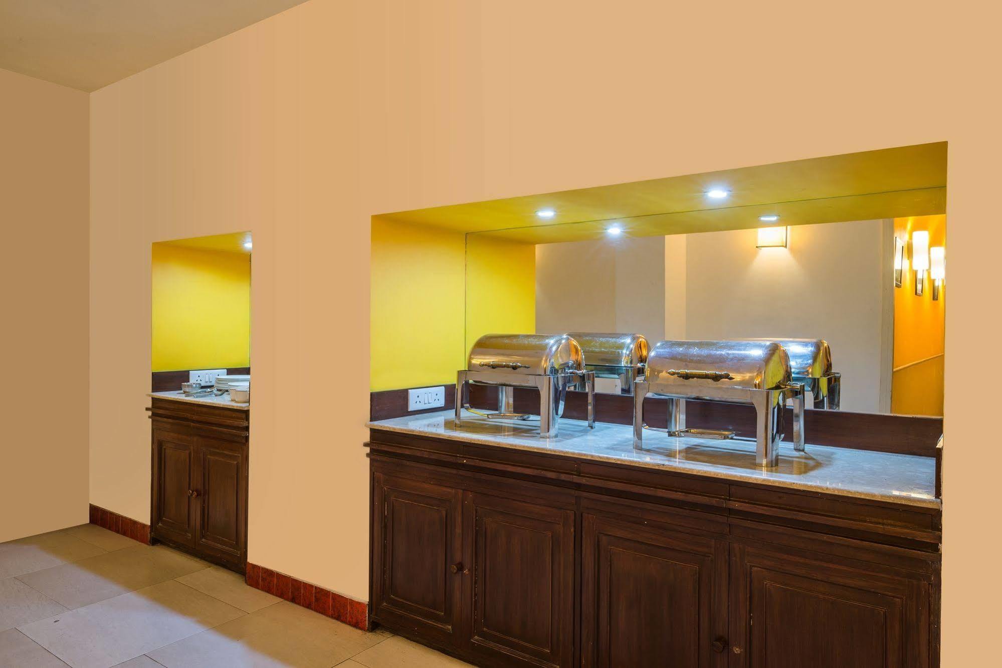 Home@f37 Kailash Colony Metro Hotel New Delhi