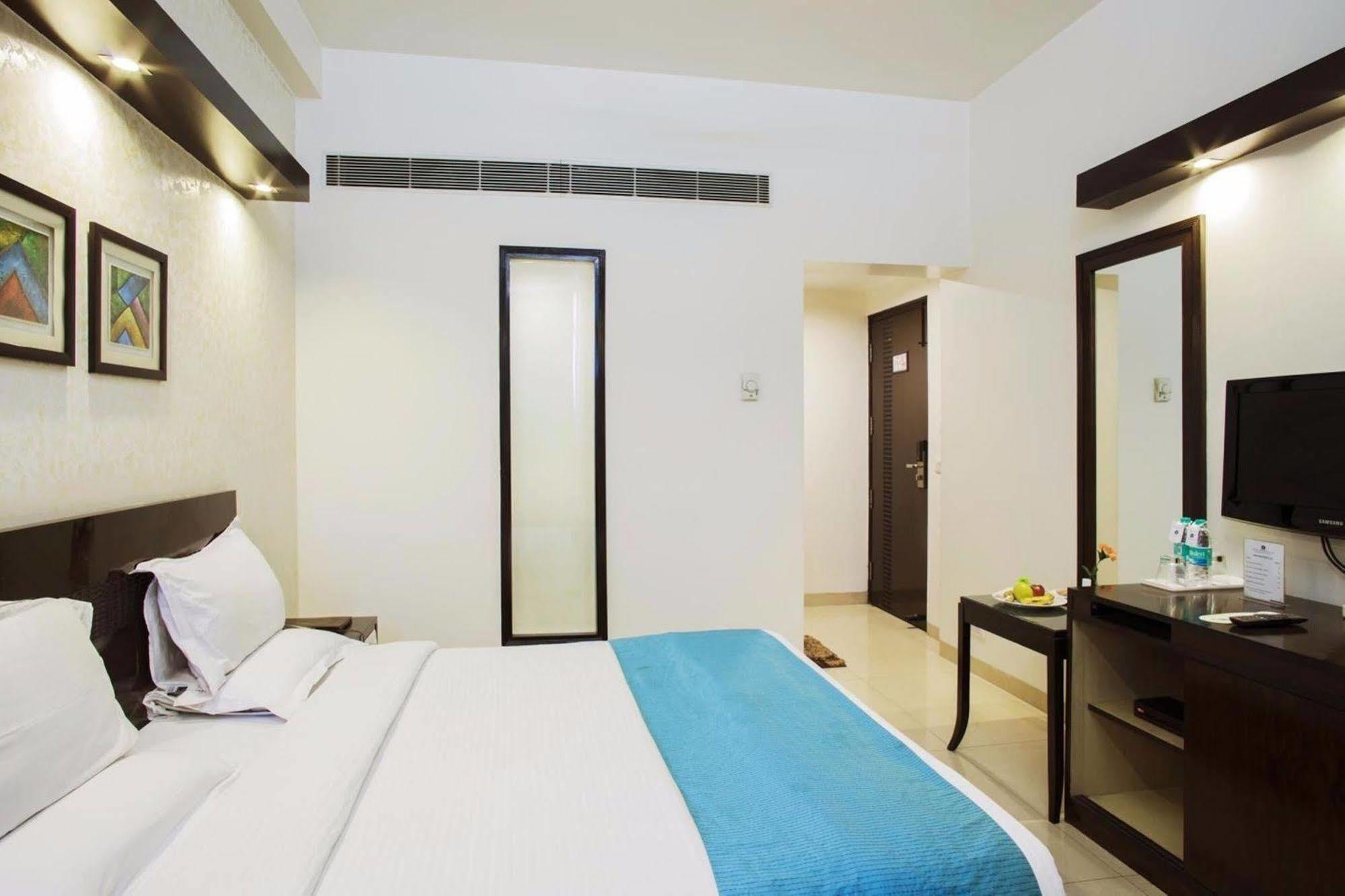 Rockland Hotel, C.r Park Hotel 4*
