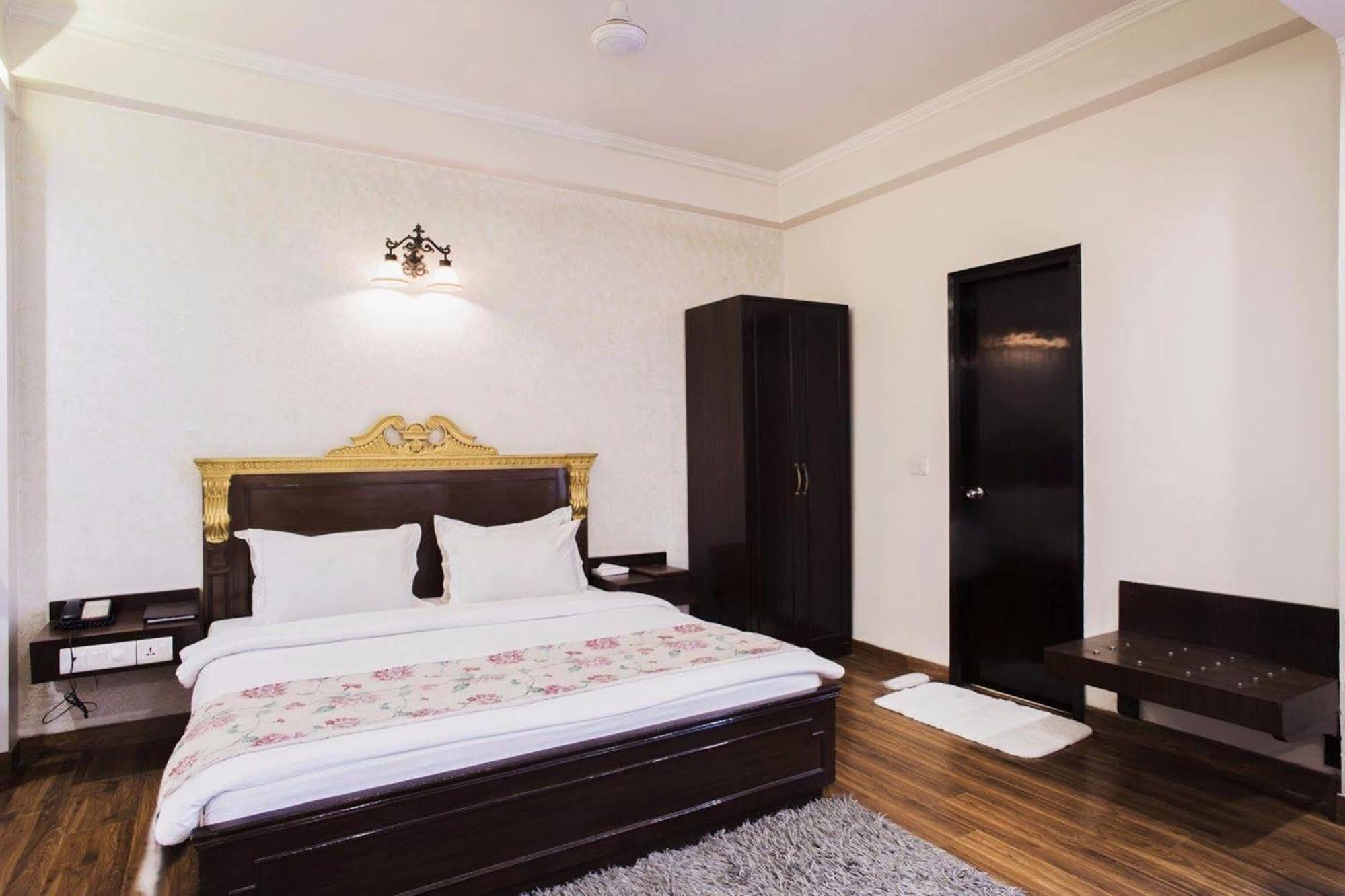 Rockland Hotel, C.r Park 4* Nova Deli