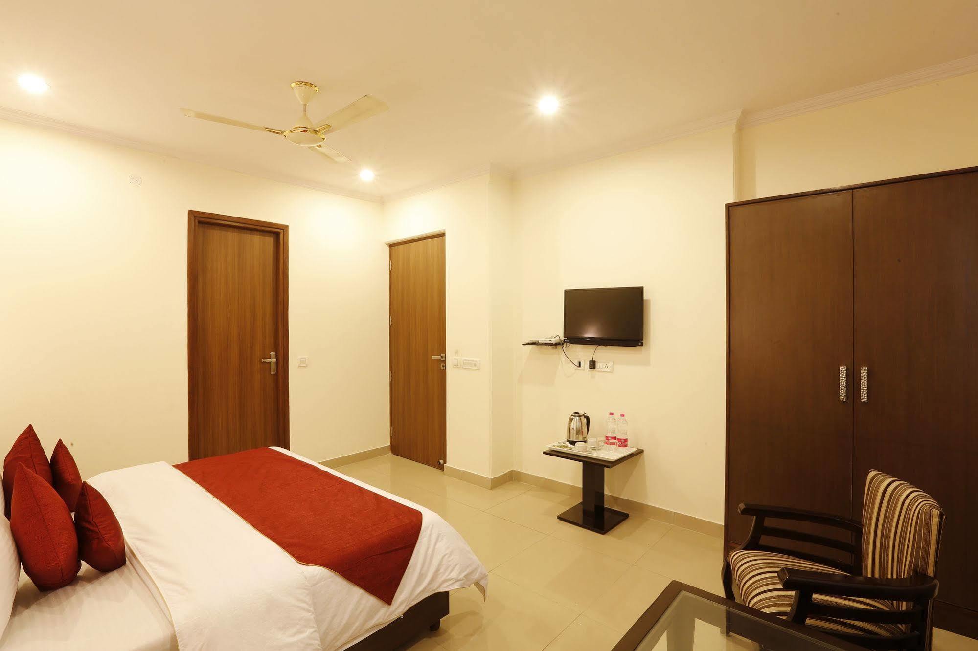 Chanakya Hotel