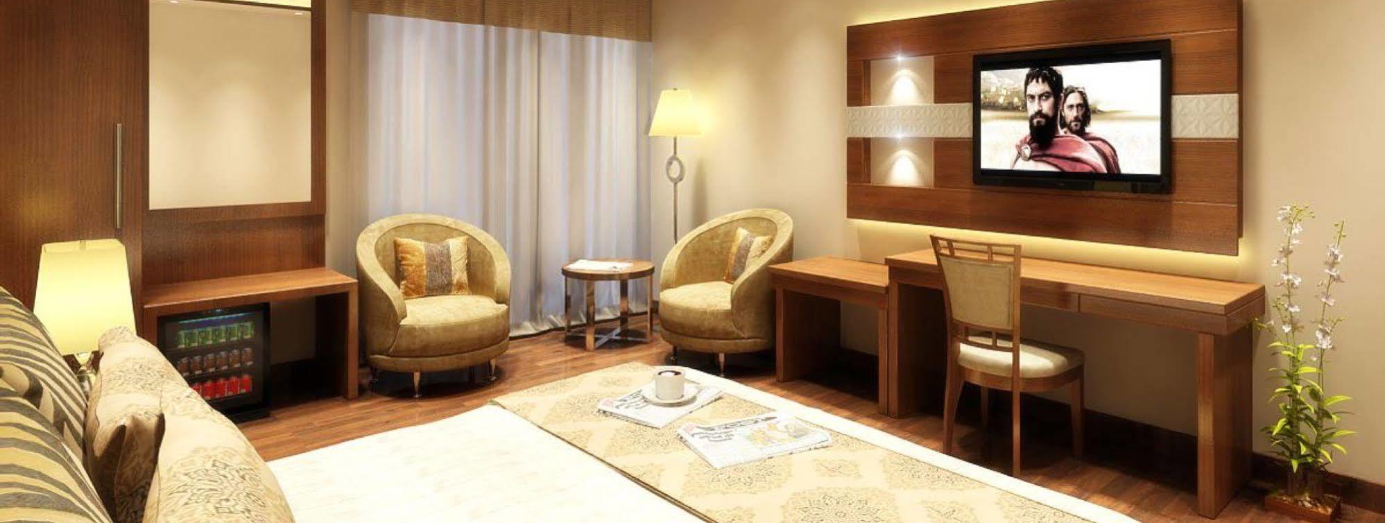 Hotel Grand Ffour 3*