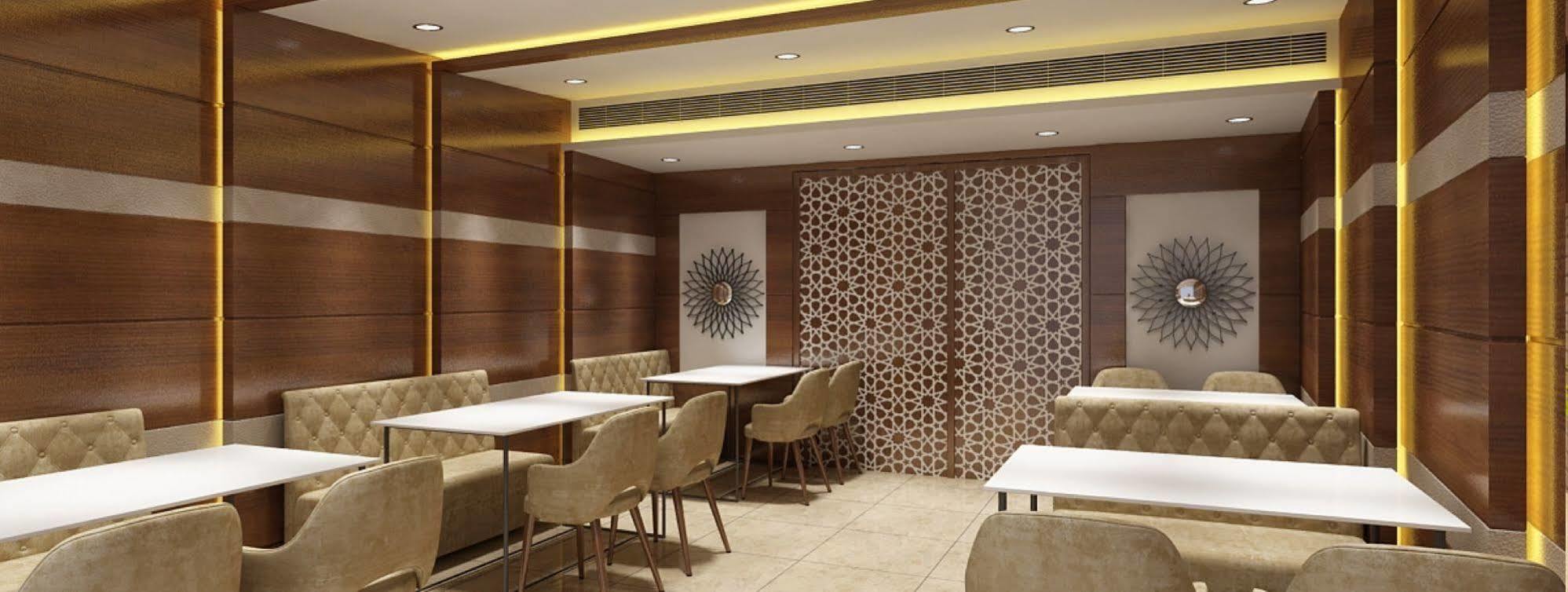 Grand Ffour Hotel