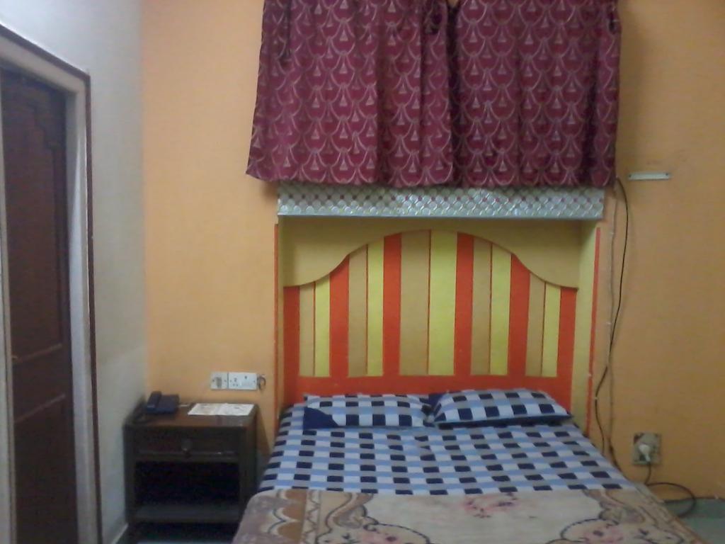 Krishna Palace Hotel 2*