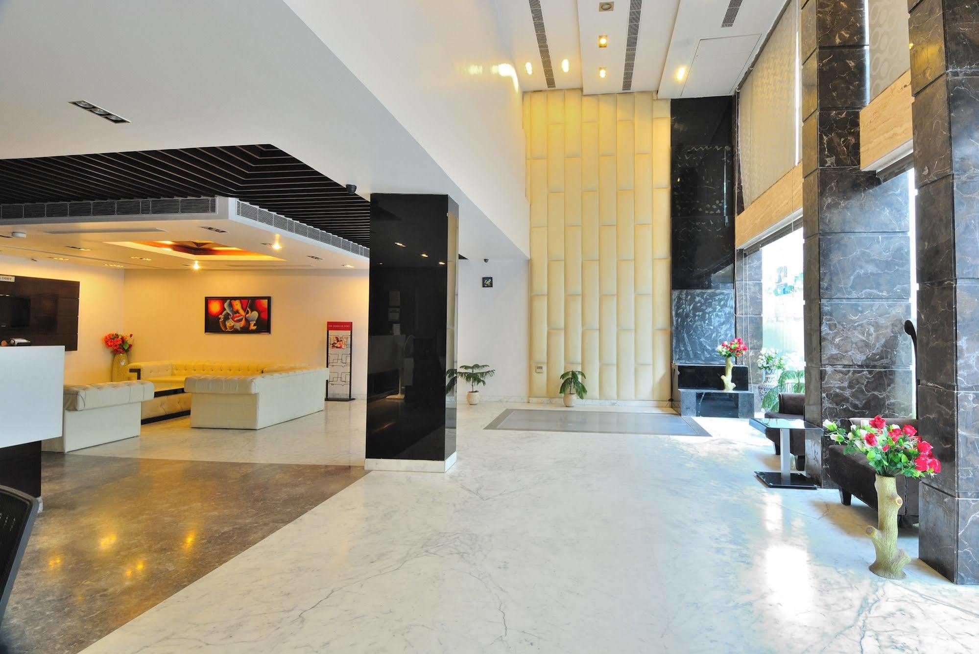 Elegance 3* New Delhi
