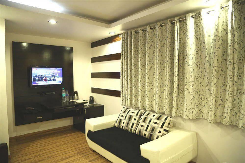 Elegance Hotel 3*