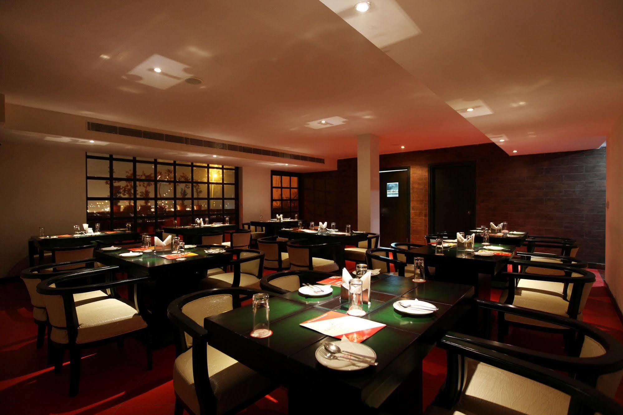 Waves, Airport Hotel Delhi (National Capital Territory of India)