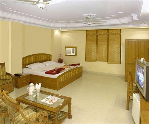 B Continental Hotel Delhi (National Capital Territory of India)