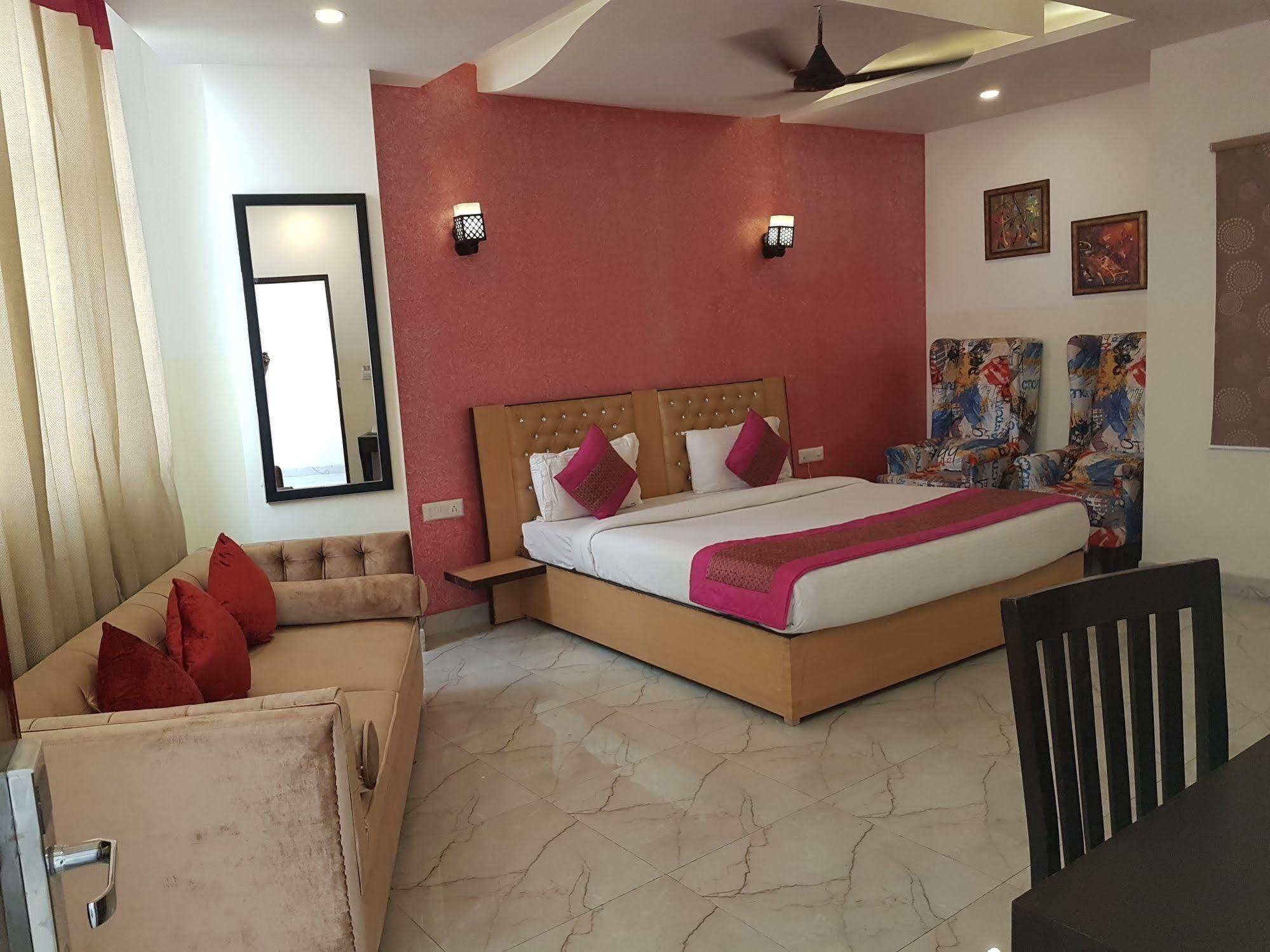 Airport Hotel 3*