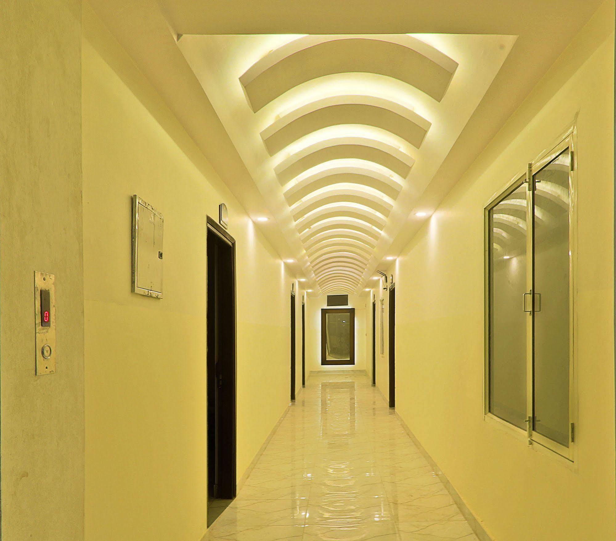 Airport Hotel 3*