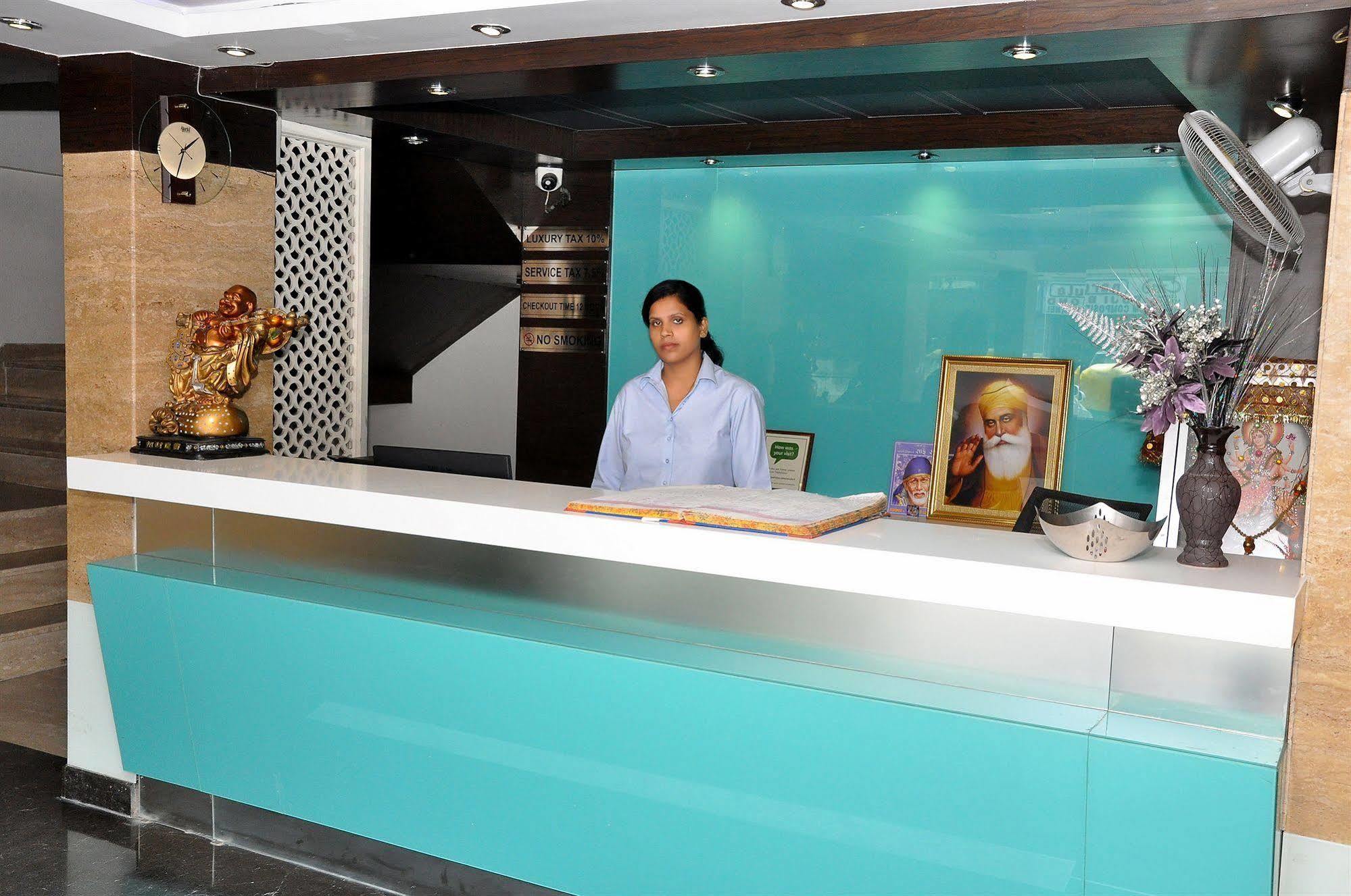 Delhi 55 -city Center Hotel