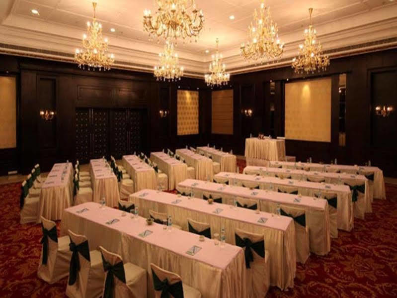 Country & By Radisson, Delhi Satbari
