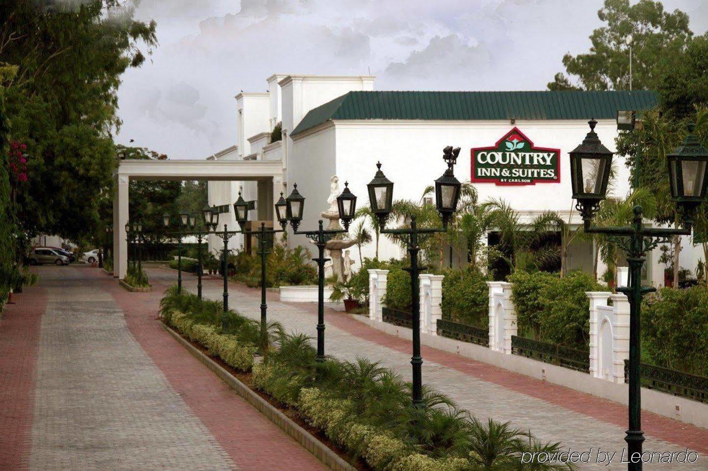 Country & By Radisson, Delhi Satbari Resort New Delhi