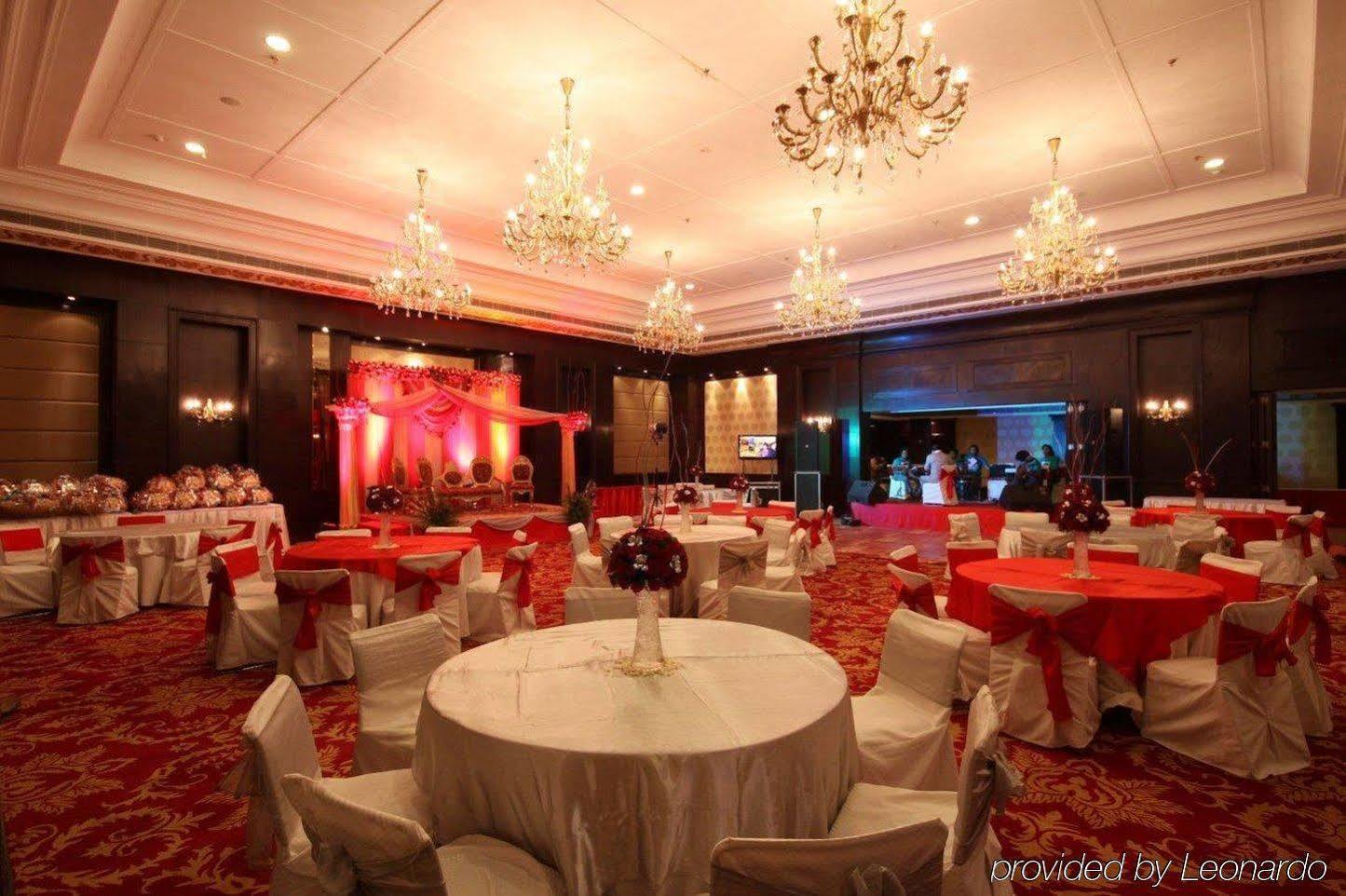 Country & By Radisson, Delhi Satbari Resort