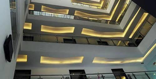Hotel Apra International 3*