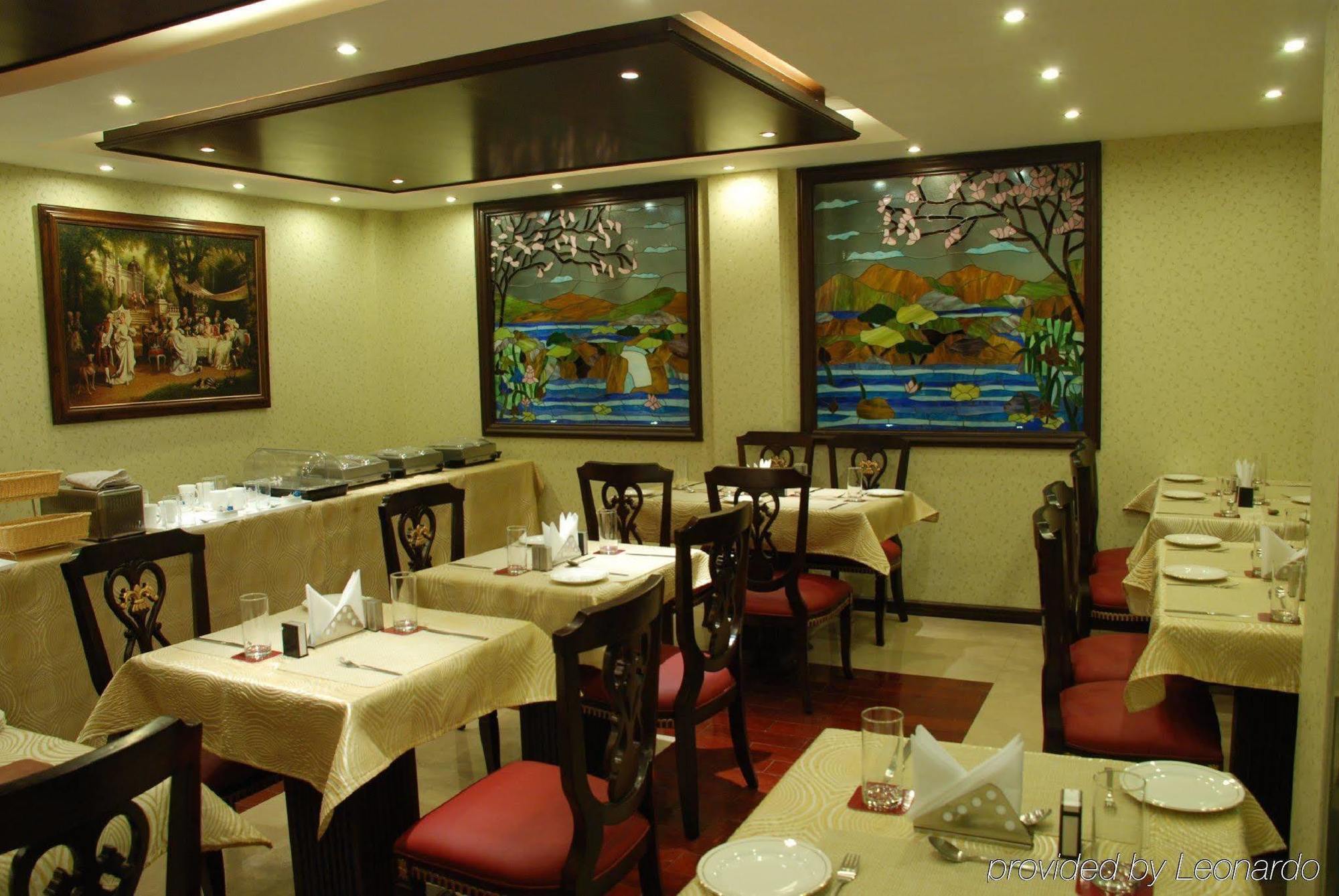 Hotel Treebo Tryst Royce New Friends Colony New Delhi