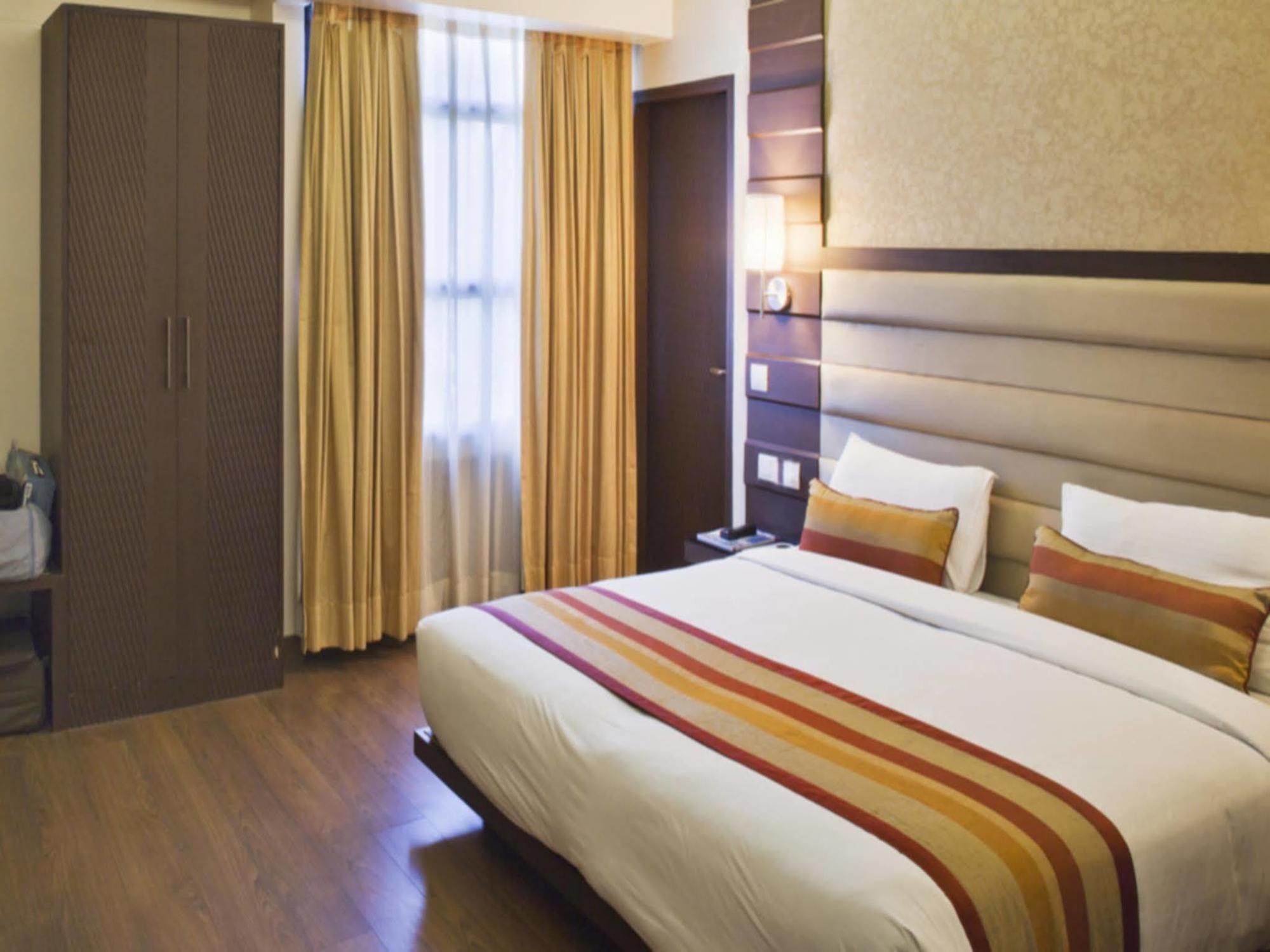 Hotel O Metro Height's Near Nangloi Railway Metro Station Delhi (National Capital Territory of India)
