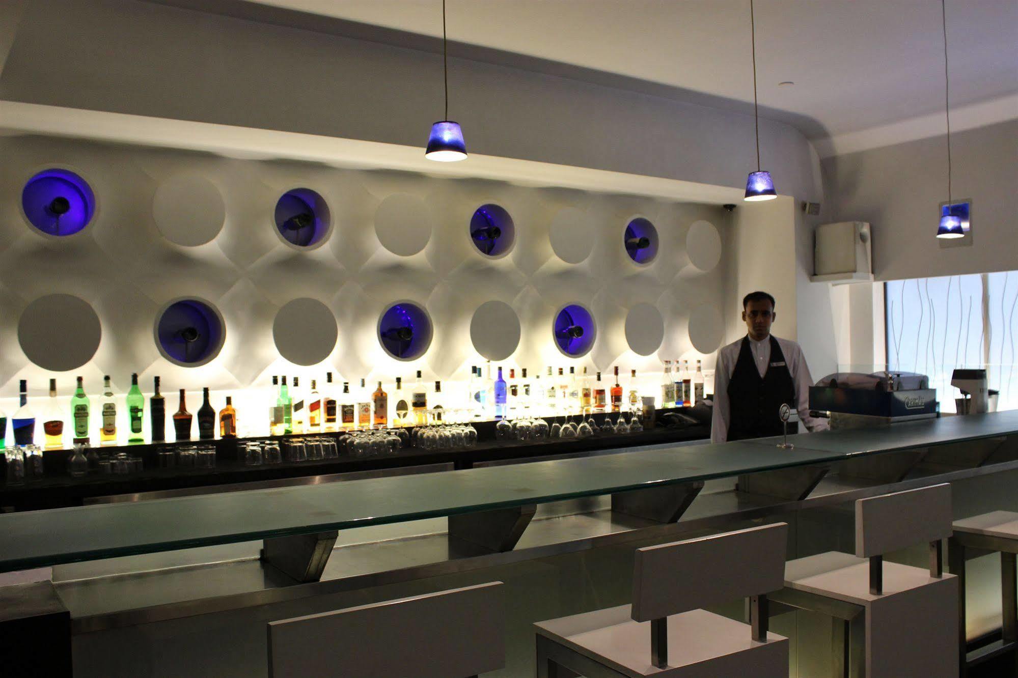 The Hans, Hotel