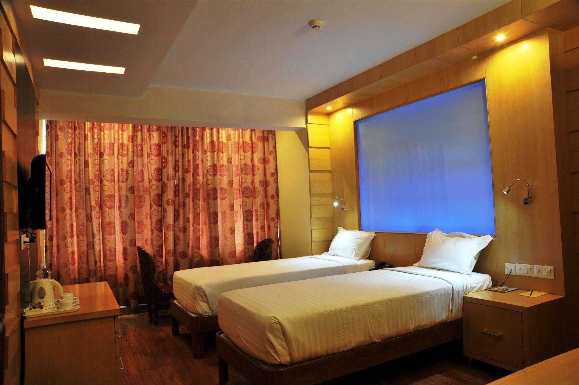 Hotel Emarald,
