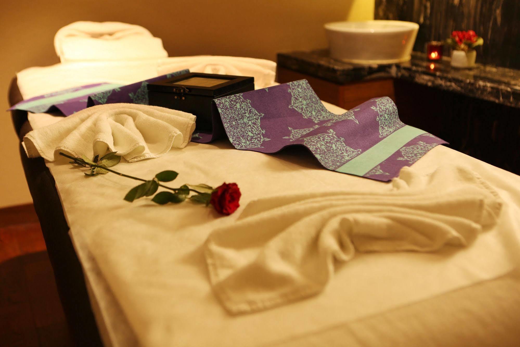 Hotel Pride Plaza Hotel, Aerocity New Delhi