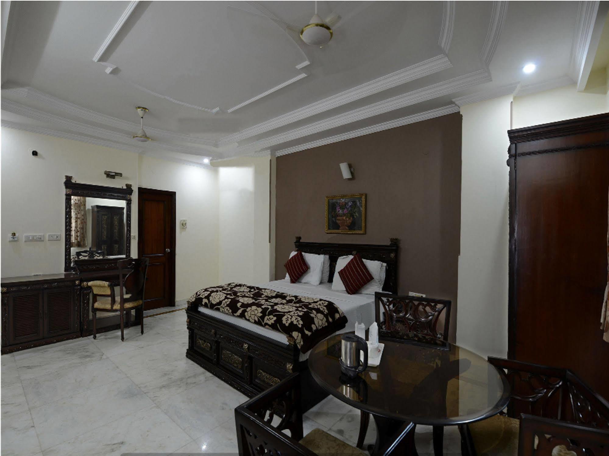 Airport Vishal Residency Hotel