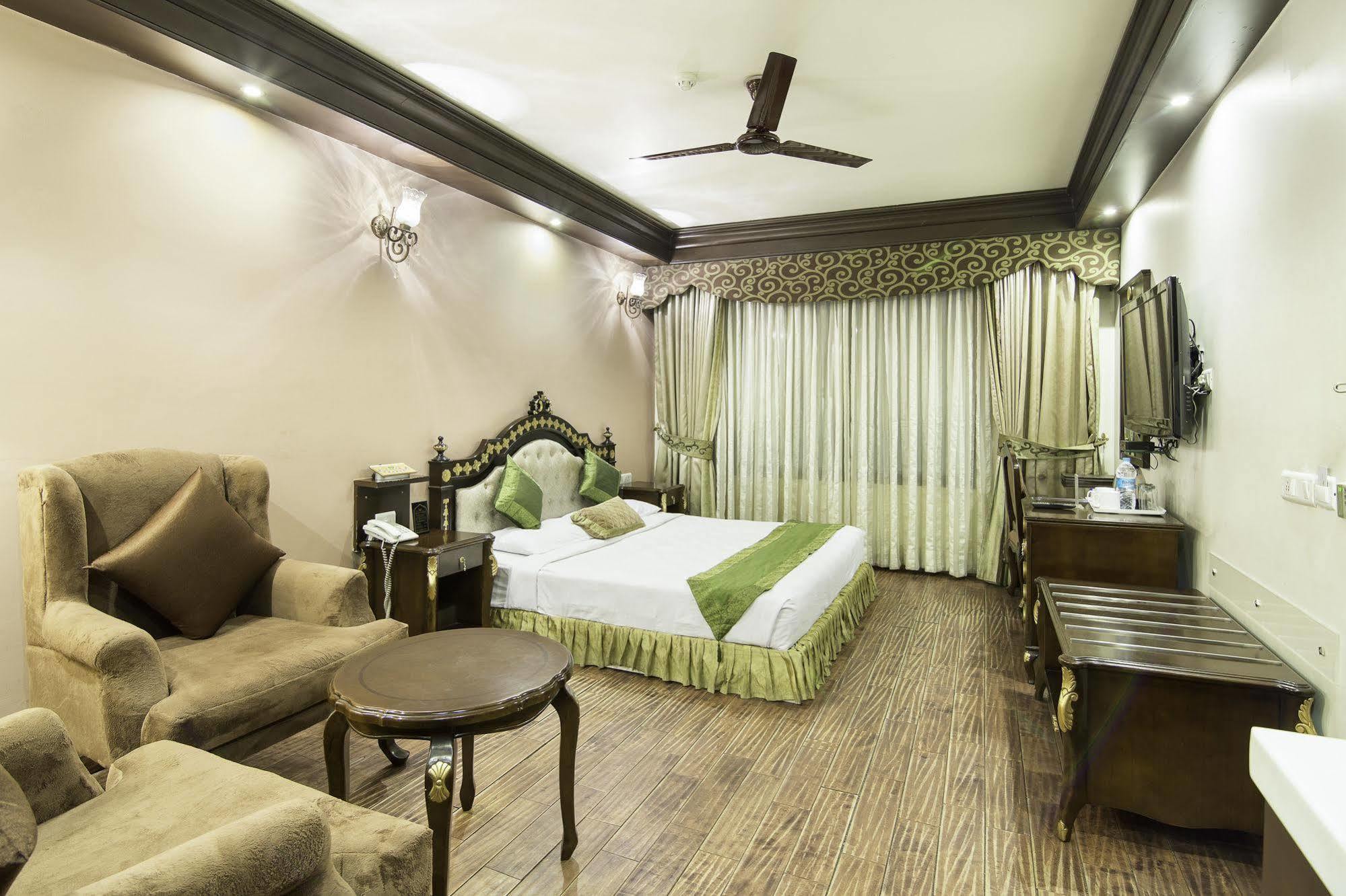 Treebo Tryst Royce New Friends Colony Hotel 3*