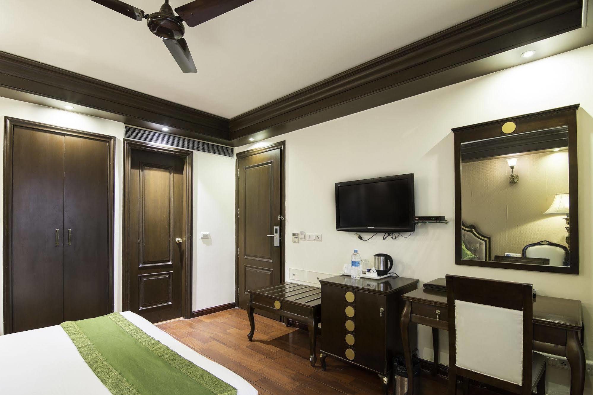 Hotel Treebo Tryst Royce New Friends Colony New Delhi