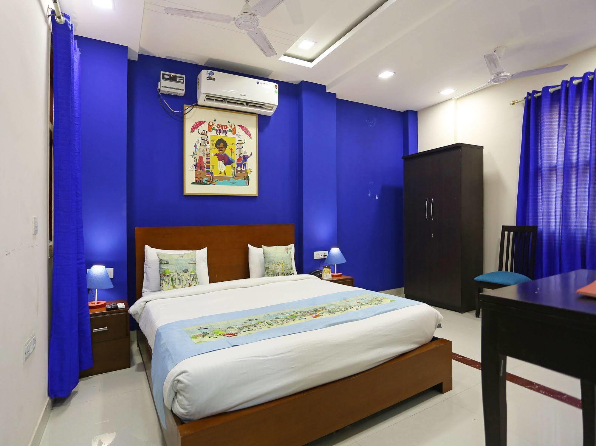 Oyo Rohini Pitampura Hotel 3*