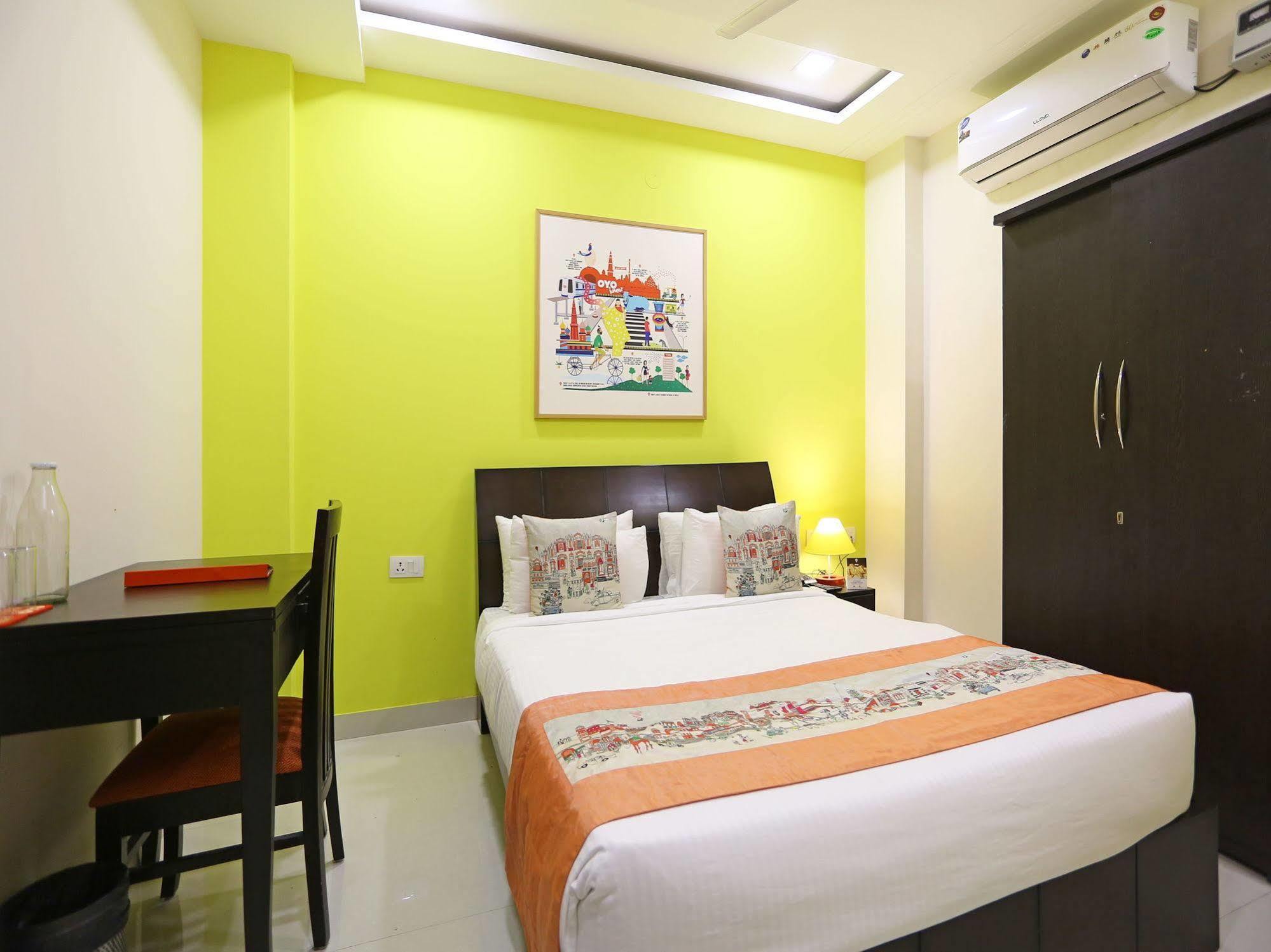 Hotel Oyo Rohini Pitampura