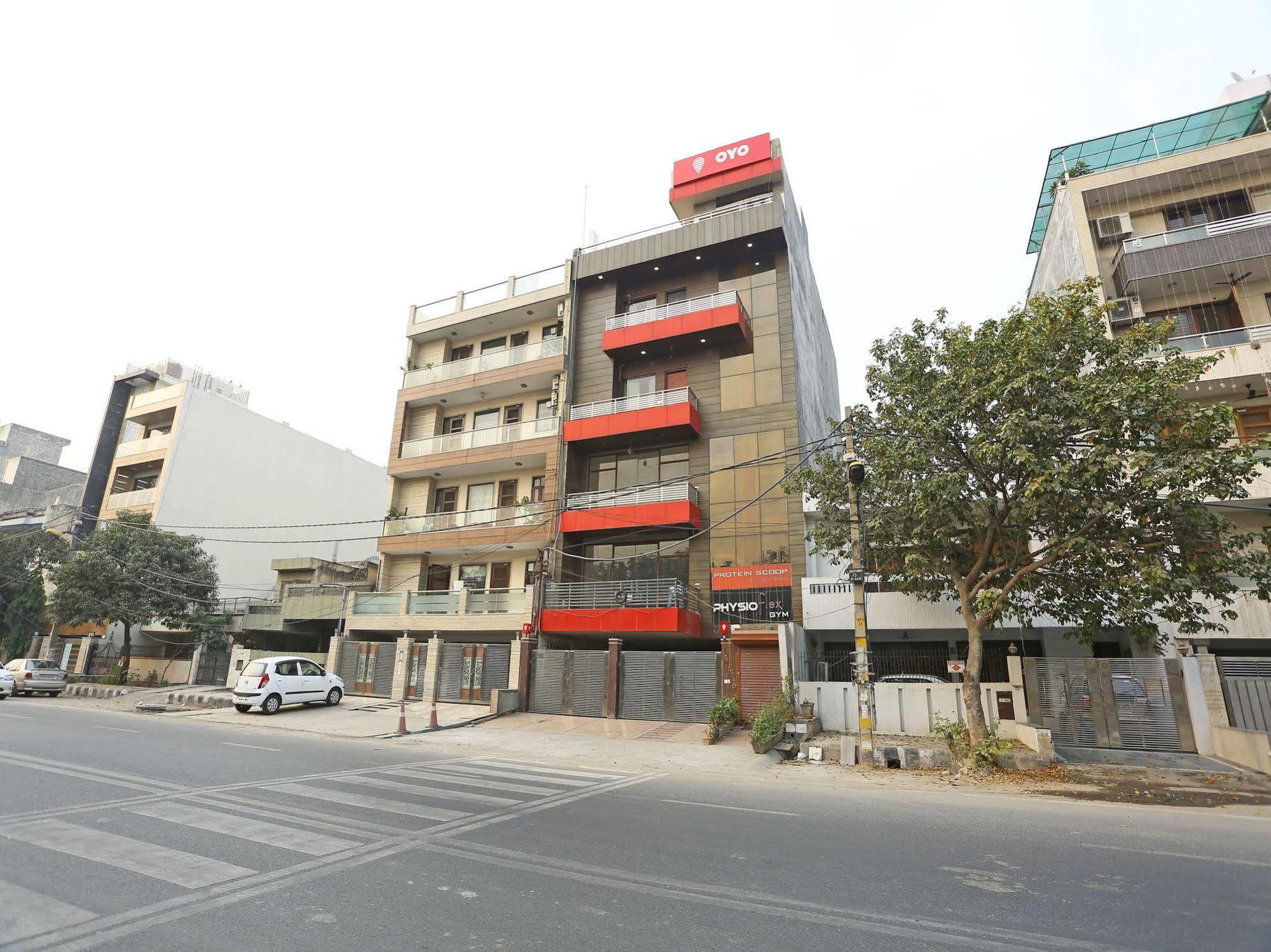 Hotel Oyo Rohini Pitampura 3*