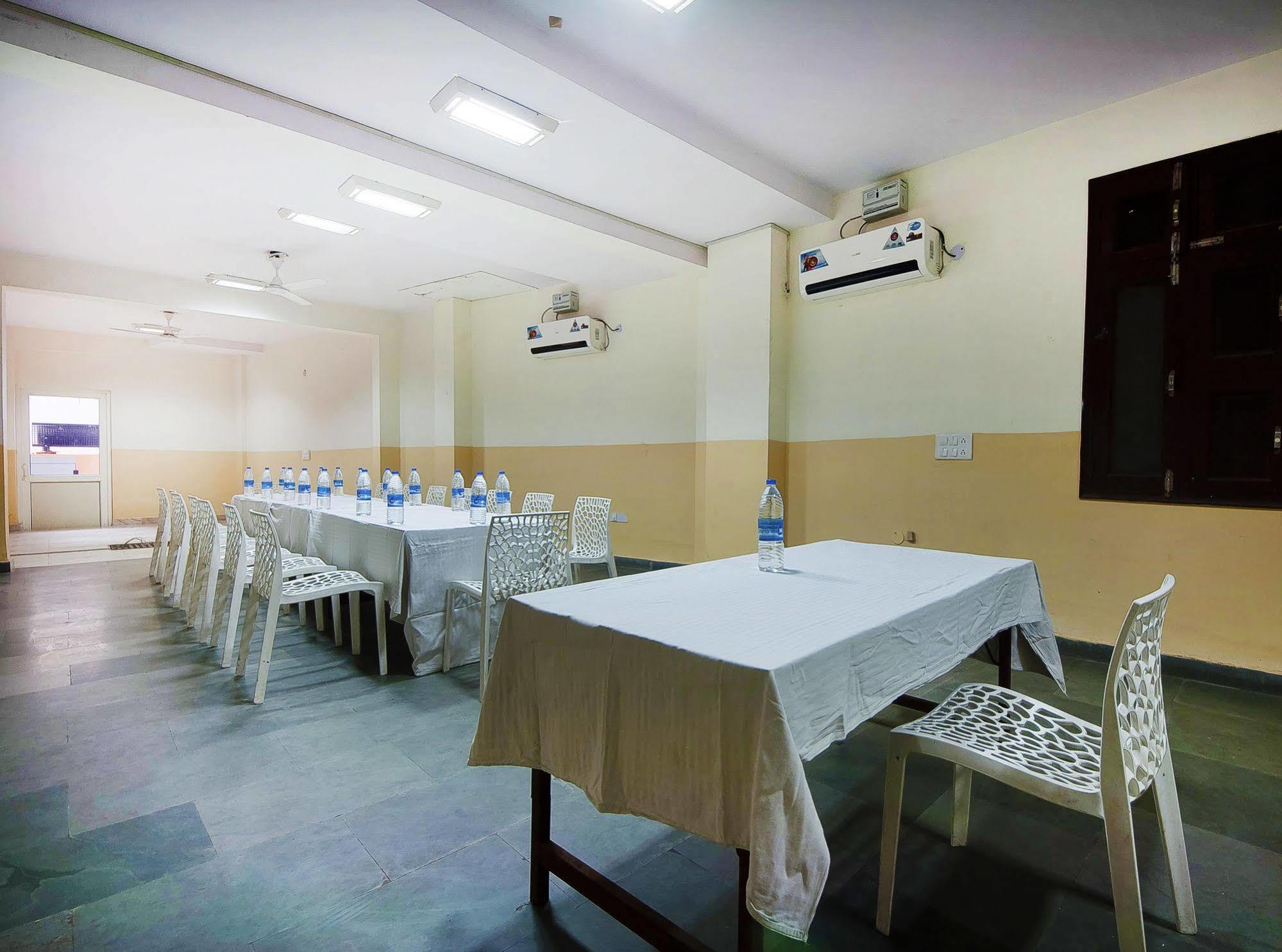 Charanpahari Hotel 3*