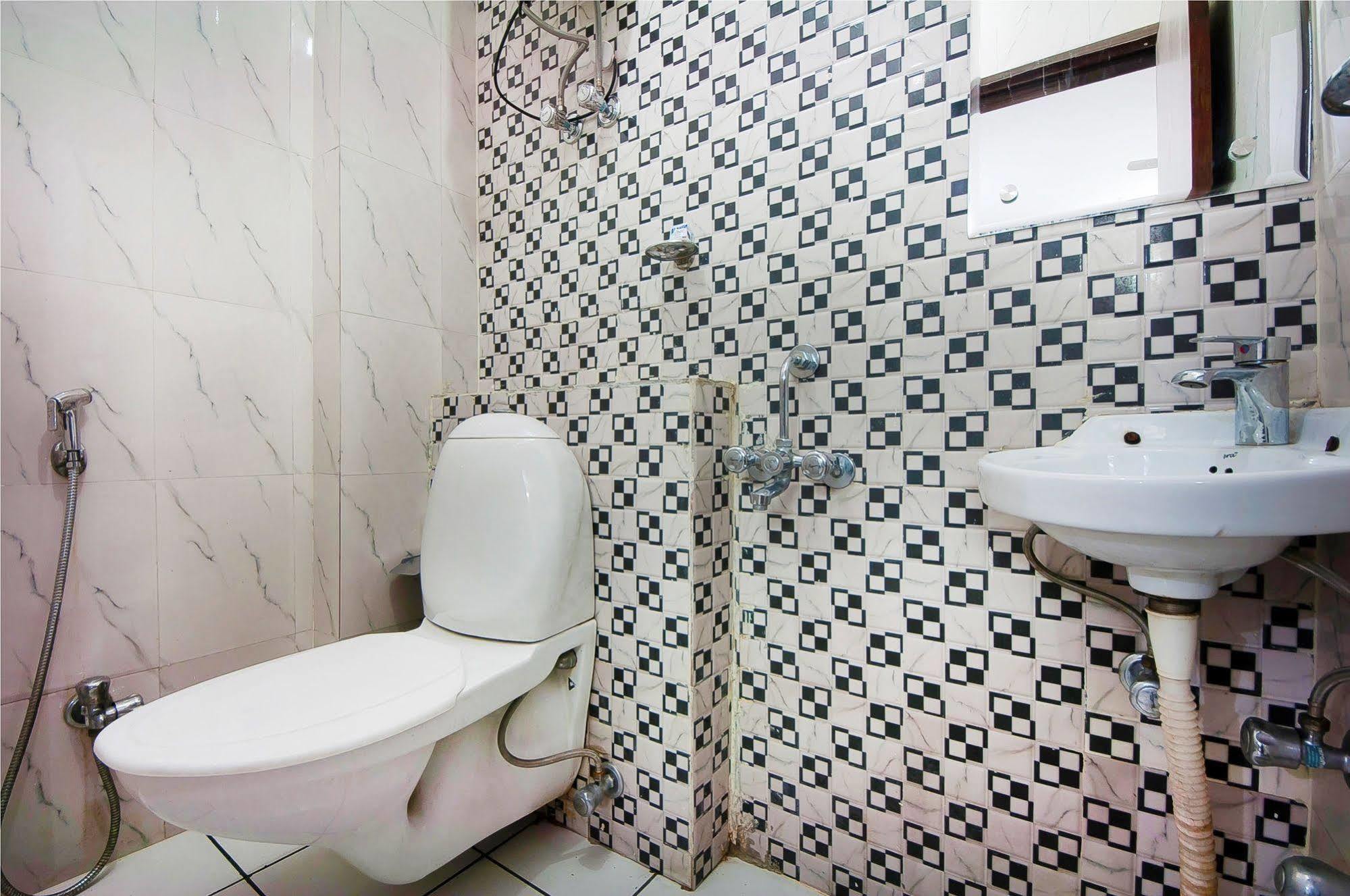Charanpahari Hotel 3*