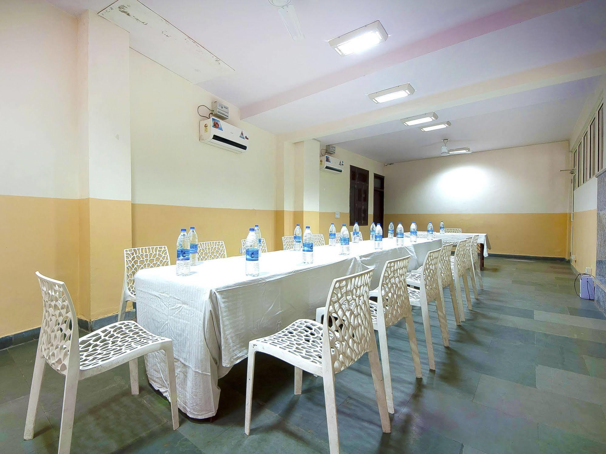Hotel Charanpahari New Delhi