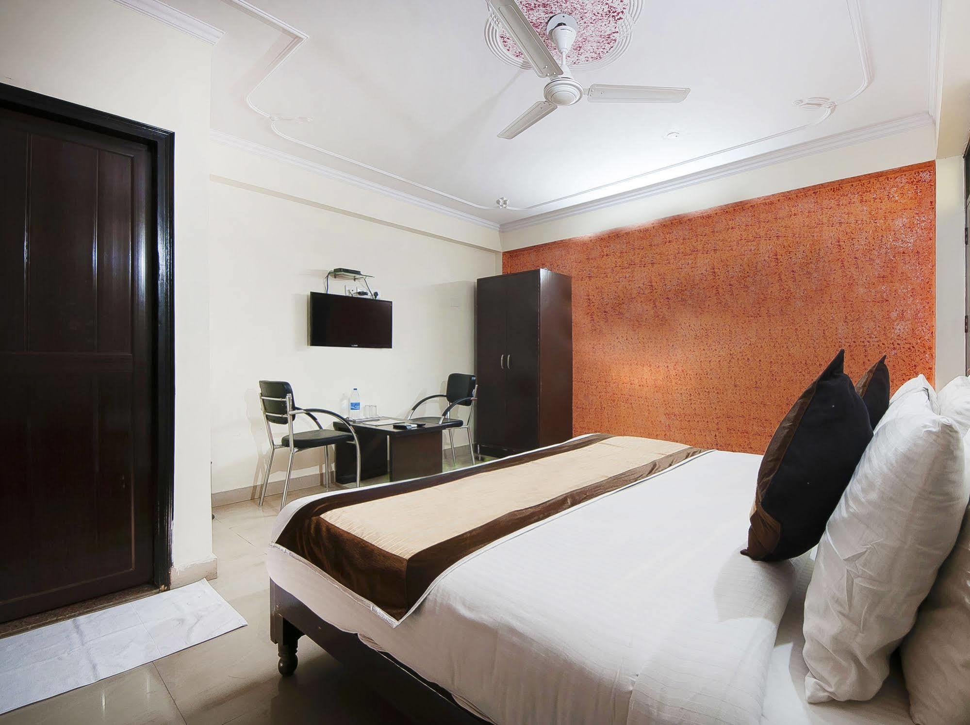 Charanpahari 3* New Delhi