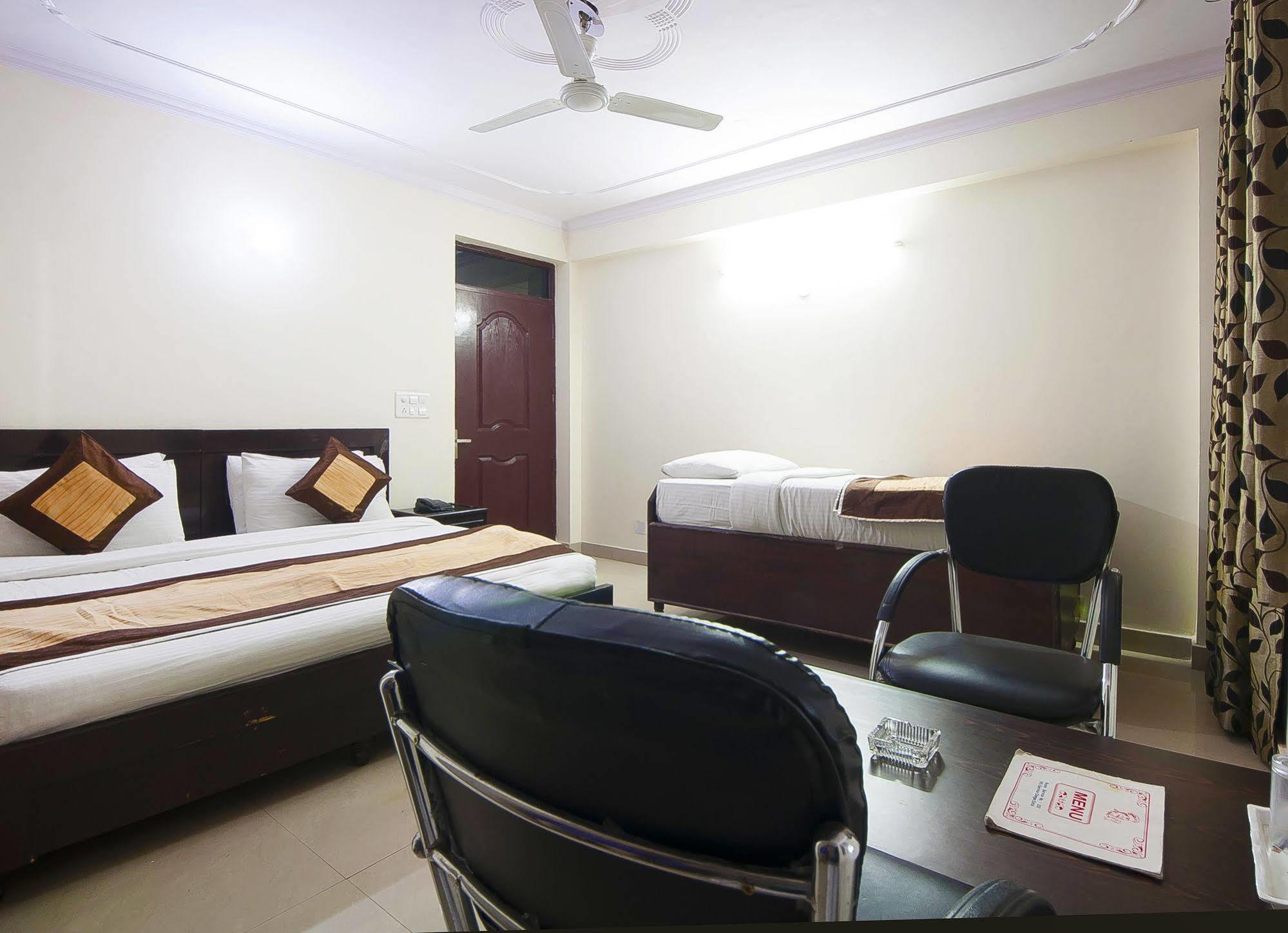 Charanpahari Hotel
