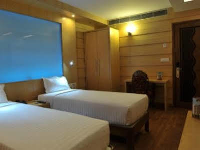 Hotel Emarald, 3*