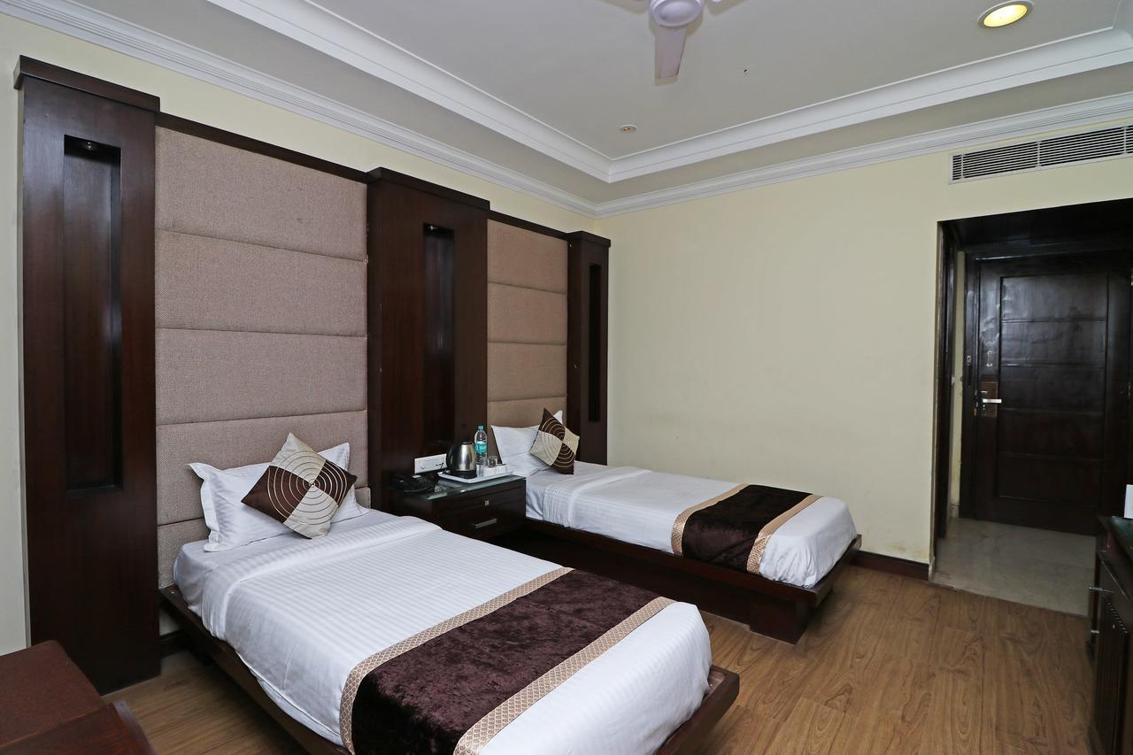 Oyo 12532 Broadway Hotel 3*