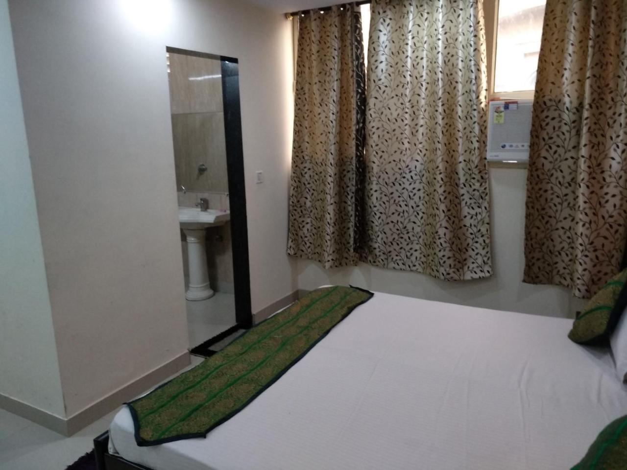 Royal Holidays 2* New Delhi
