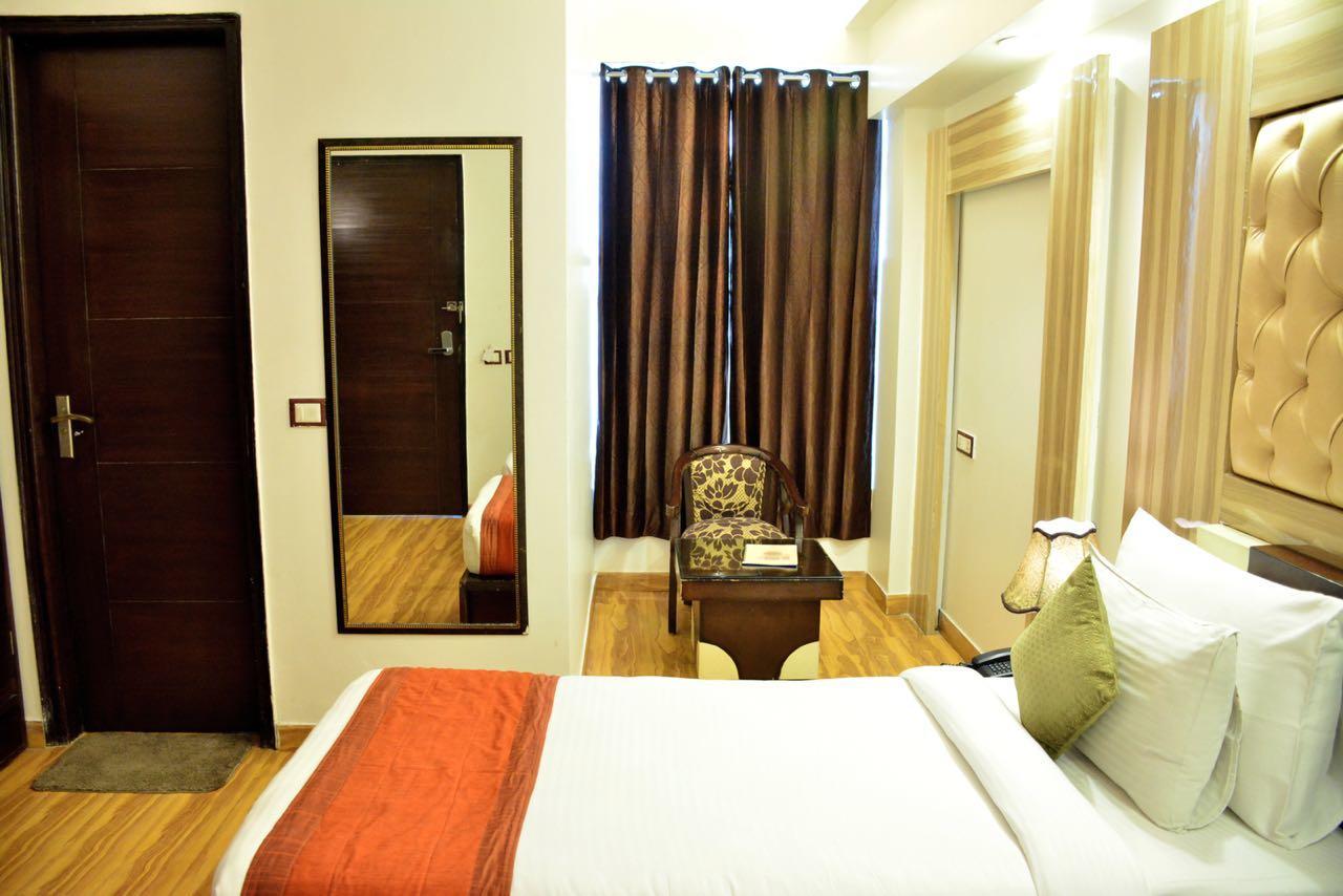 Hotel S.k Crown Park Naraina 3*