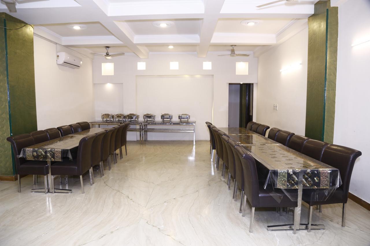 Centre Nizamuddin Hotel