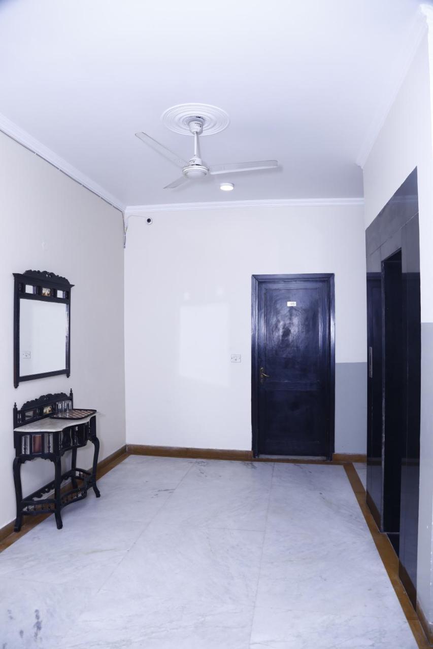 Hotel Centre Nizamuddin New Delhi