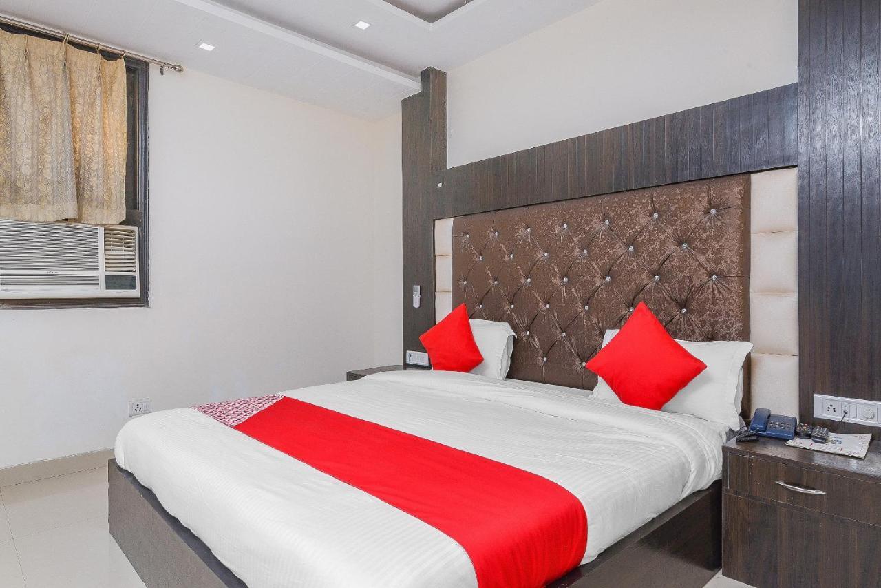 Hotel Oyo 14721 Vishesh Continental Delhi (National Capital Territory of India)
