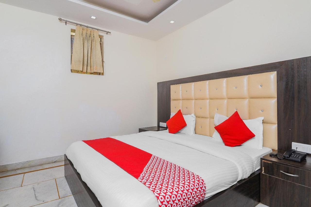Oyo 14721 Vishesh Continental Hotel Delhi (National Capital Territory of India)