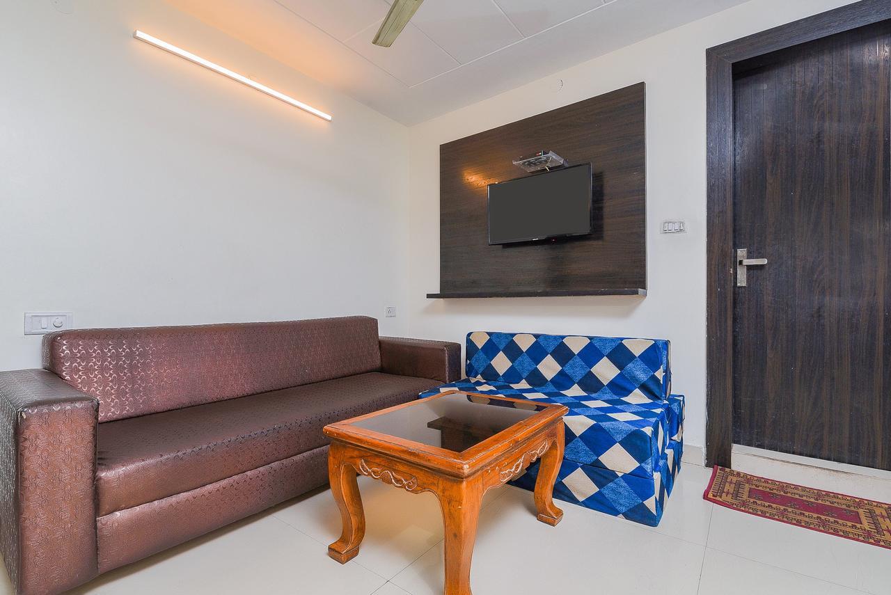 Oyo 14721 Vishesh Continental 2* Delhi (National Capital Territory of India)