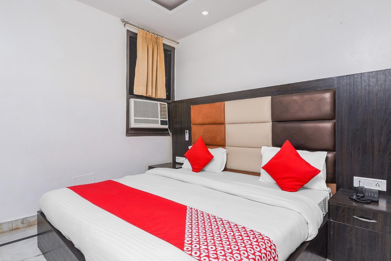 Hotel Oyo 14721 Vishesh Continental Delhi (National Capital Territory of India)