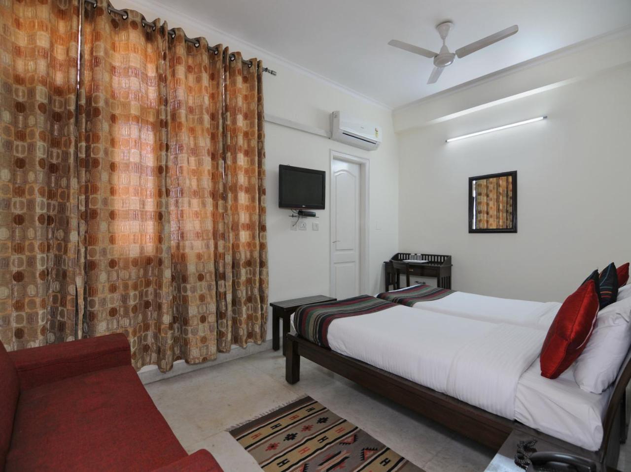 Mehra Residency At The Airport Hotel