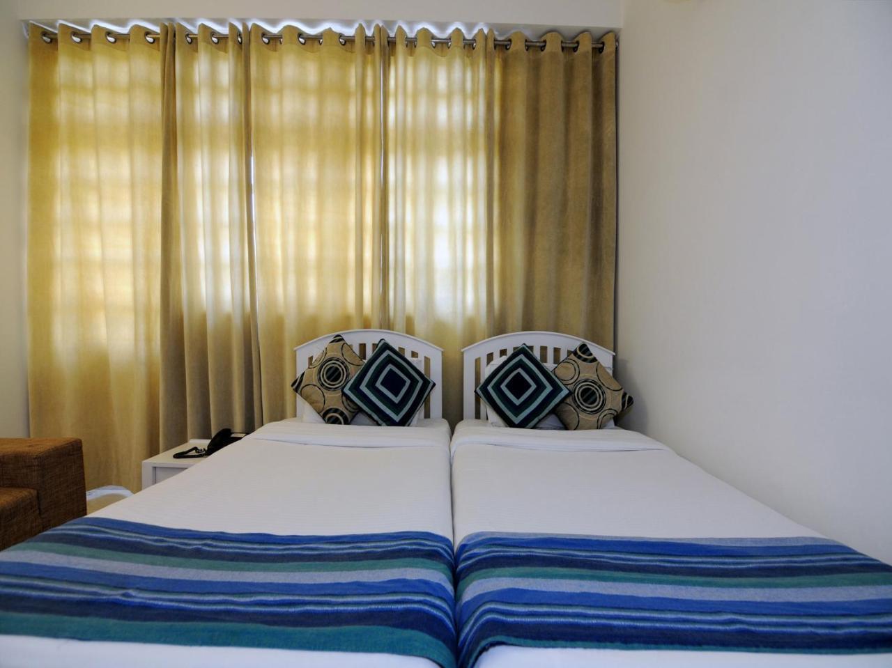 Hotel Mehra Residency At The Airport 2*